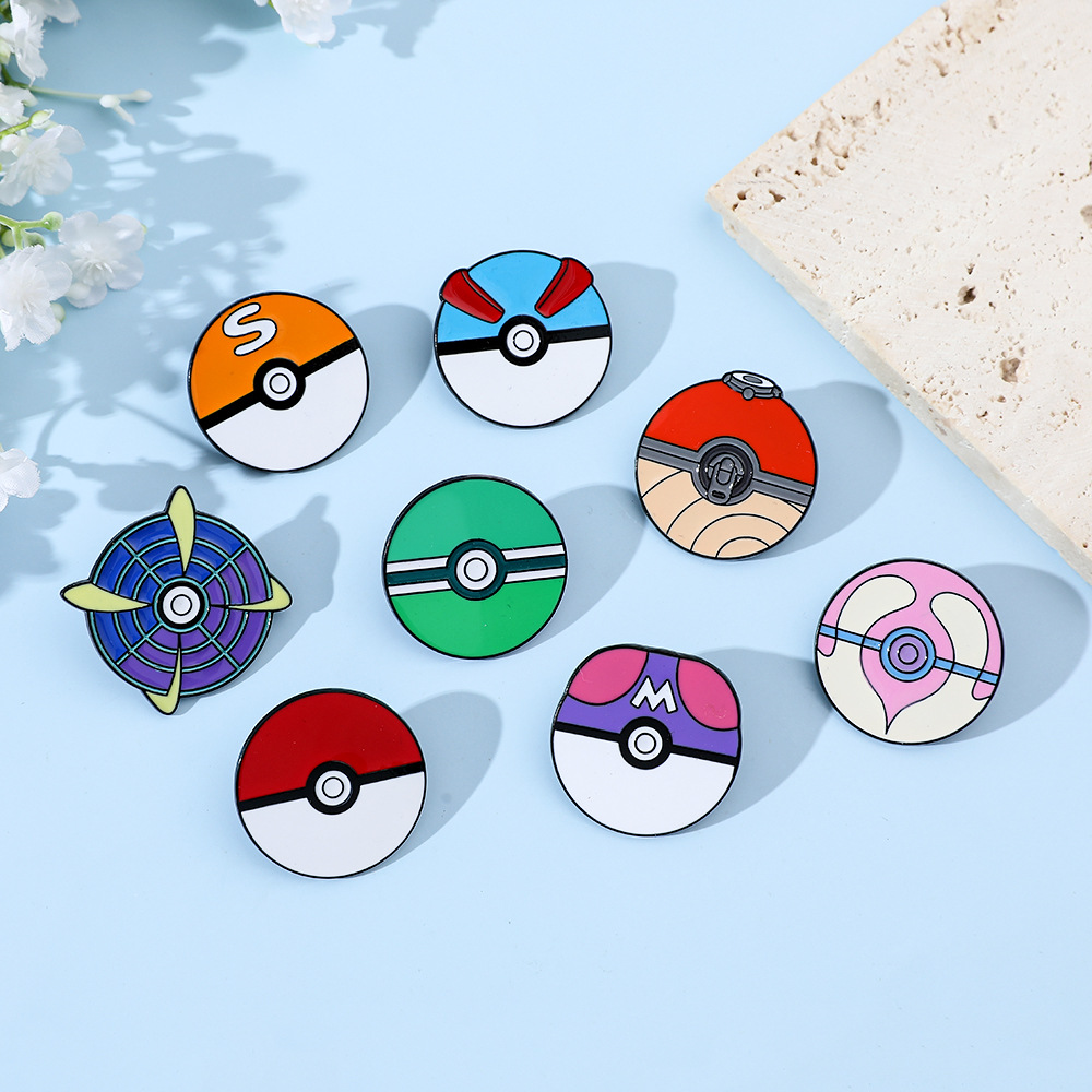 دبابيس معدنية مطلية بالمينا عل - مراجعة Pokeball Cosplay Prop وسعره