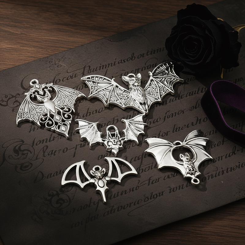 # 4 قطع من تعليقات الخفافيش ال - مراجعة Cosplay Bat Prop وسعره